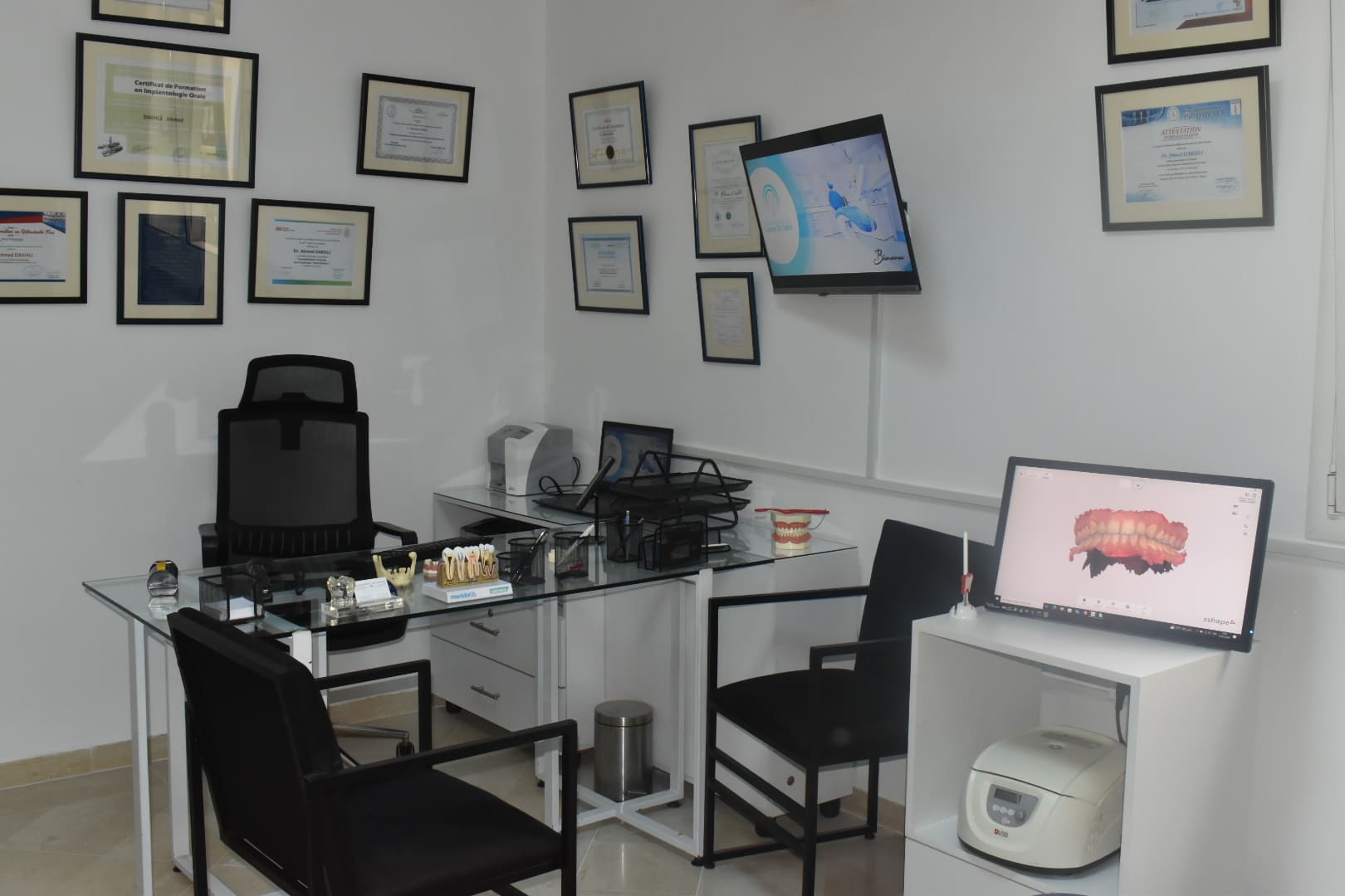 ahmed dakhli dentist
